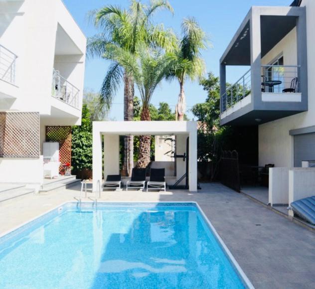 Amazing 2-Bedroom Apartment With Pool!! Limassol Exteriör bild