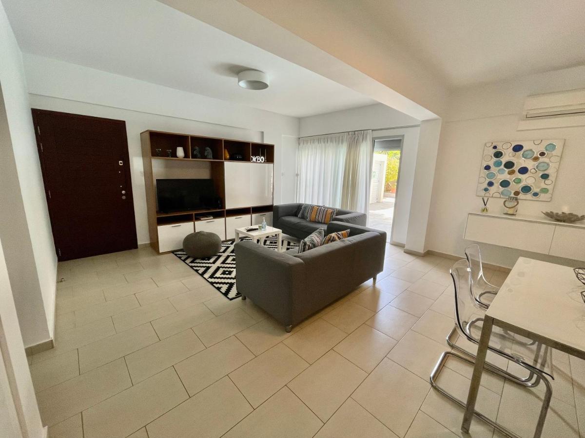 Amazing 2-Bedroom Apartment With Pool!! Limassol Exteriör bild